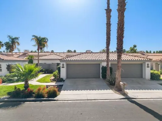 Property Slideshow image 2 of 33 | 55008 shoal crk, La Quinta, CA, 92253