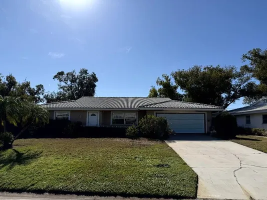 Property Slideshow image 2 of 35 | 3312 spring mill cir, Sarasota, FL, 34239