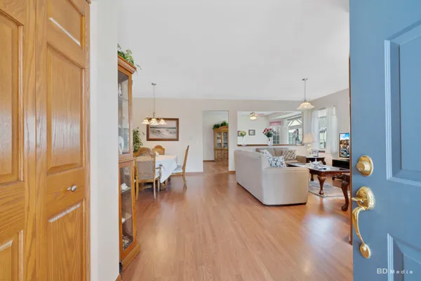 Property Slideshow image 2 of 24 | 21400 mays lake dr, Crest Hill, IL, 60403