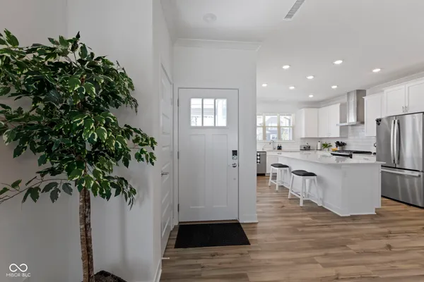 Property Slideshow image 2 of 41 | 335 ehrlich ln, Westfield, IN, 46074