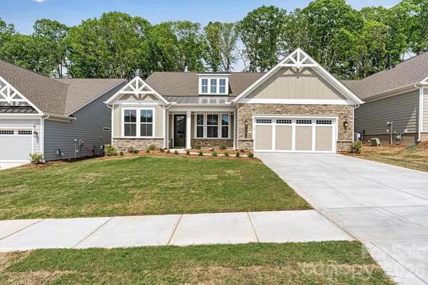 Property Slideshow image 2 of 44 | 13413 cozy ct, Charlotte, NC, 28215
