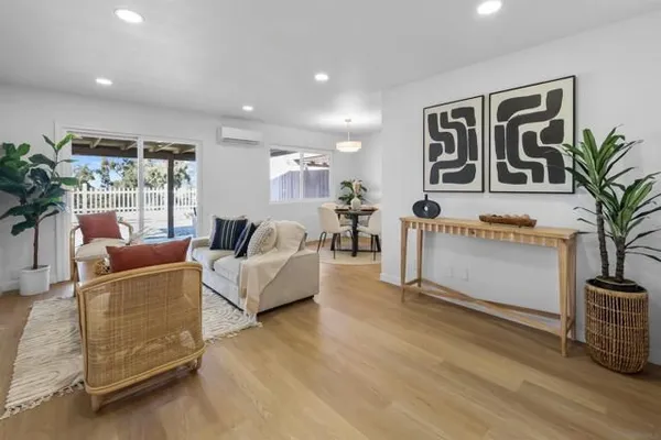 Property Slideshow image 2 of 18 | 3910 san lorenzo ct, Oceanside, CA, 92057