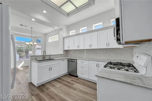 Property Slideshow image 3 of 24 | 10144 hunter springs dr, Las Vegas, NV, 89134