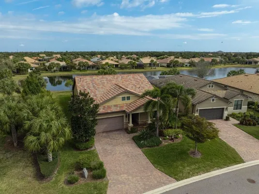 Property Slideshow image 2 of 29 | 17009 seaford way, Bradenton, FL, 34202