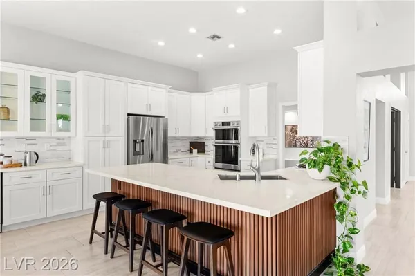 Property Slideshow image 2 of 76 | 2900 crown ridge dr, Las Vegas, NV, 89134