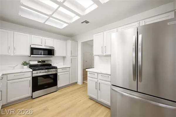 Property Slideshow image 3 of 48 | 2517 desert sands dr, Las Vegas, NV, 89134