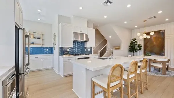 Property Slideshow image 2 of 33 | 925 walnut ter, Montebello, CA, 90640