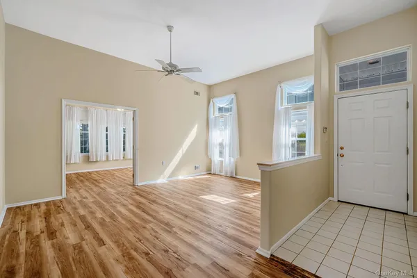 Property Slideshow image 2 of 36 | 576 leisure dr, Brookhaven, NY, 11961