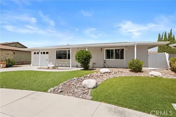 Property Slideshow image 3 of 41 | 541 shasta way, Hemet, CA, 92543