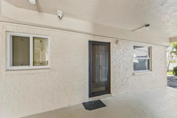 Property Slideshow image 3 of 35 | 4015 lake bayshore dr # 108, Bradenton, FL, 34205