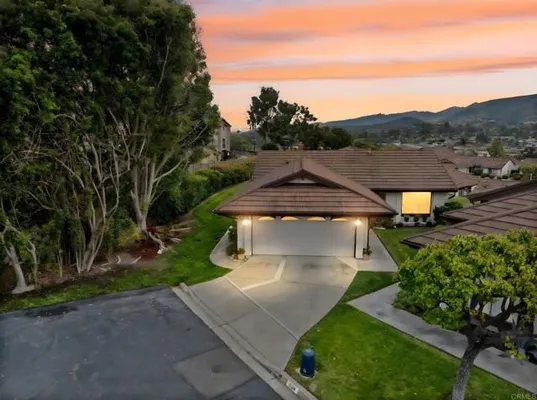 Property Slideshow image 3 of 51 | 1109 calle del baston, San Marcos, CA, 92078