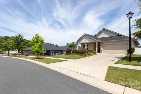 Property Slideshow image 2 of 45 | 11809 red leaf dr, Charlotte, NC, 28215