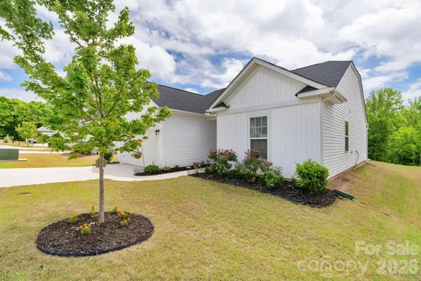 Property Slideshow image 3 of 48 | 1982 ambrose way, Denver, NC, 28037