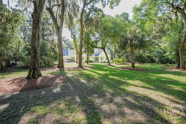 Property Slideshow image 3 of 46 | 2 hawkins ln, Savannah, GA, 31411