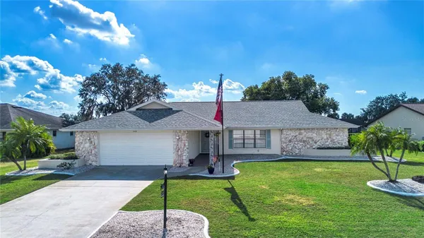 Property Slideshow image 2 of 69 | 2016 east view dr, Sun City Center, FL, 33573