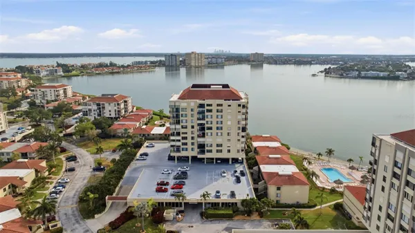 Property Slideshow image 2 of 48 | 6322 palma del mar blvd 606, St Petersburg, FL, 33715