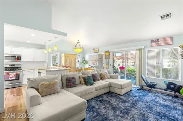 Property Slideshow image 3 of 43 | 2904 linkview dr, Las Vegas, NV, 89134