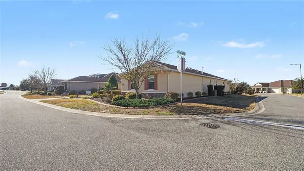 Property Slideshow image 3 of 26 | 8572 sw 94th cir, Ocala, FL, 34481