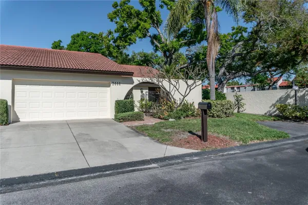 Property Slideshow image 2 of 33 | 3444 el rado ct 8418, Sarasota, FL, 34232