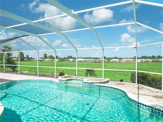 Property Slideshow image 3 of 43 | 1936 wolf laurel dr, Sun City Center, FL, 33573
