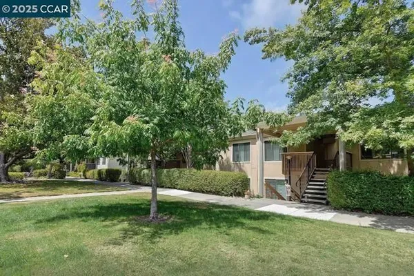 Property Slideshow image 2 of 43 | 1427 rockledge ln apt 5, Walnut Creek, CA, 94595