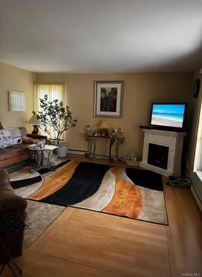 Property Slideshow image 3 of 12 | 268 edinburgh dr, Brookhaven, NY, 11961