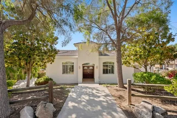 Property Slideshow image 2 of 47 | 28328 kettering ln, Escondido, CA, 92026