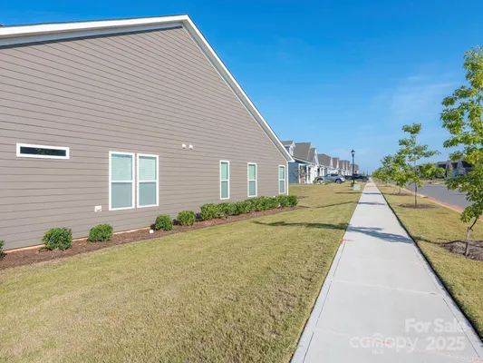 Property Slideshow image 3 of 35 | 4423 moxie way, Charlotte, NC, 28215