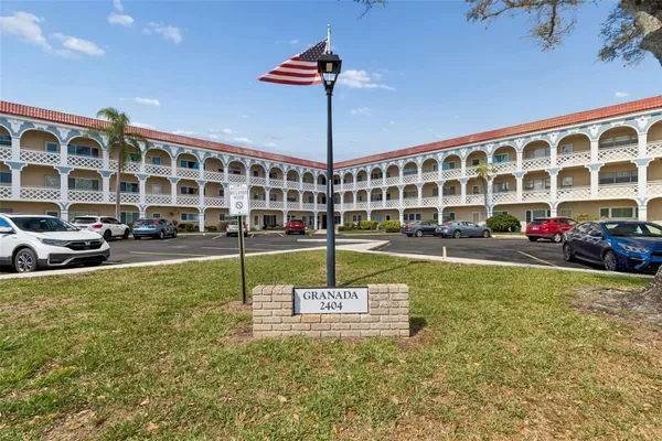Property Slideshow image 2 of 52 | 2404 florentine way 52, Clearwater, FL, 33763