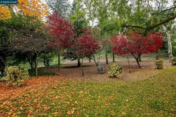 Property Slideshow image 3 of 31 | 1131 oakmont dr 6, Walnut Creek, CA, 94595