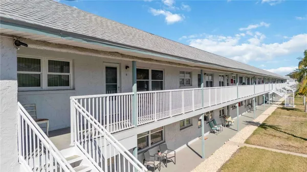 Property Slideshow image 2 of 38 | 5257 81st ln 16, St Petersburg, FL, 33709