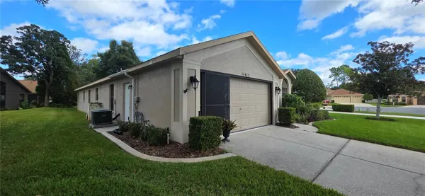 Property Slideshow image 3 of 56 | 11415 kingstree ct, Spring Hill, FL, 34609