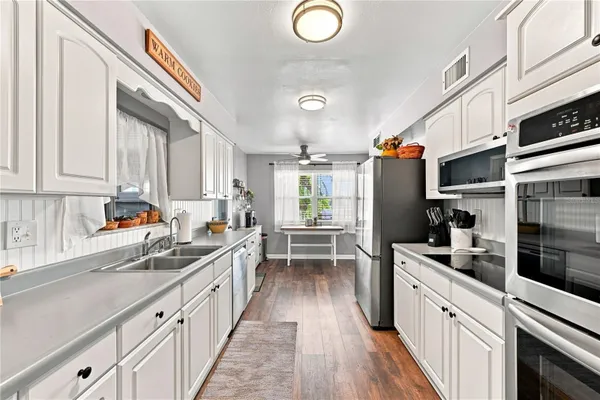 Property Slideshow image 3 of 48 | 1405 hacienda dr, Sun City Center, FL, 33573