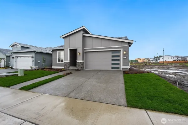 Property Slideshow image 3 of 32 | 14912 205th avenue ct e unit e, Bonney Lake, WA, 98391