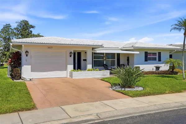 Property Slideshow image 2 of 33 | 3469 100th ave 4, Pinellas Park, FL, 33782