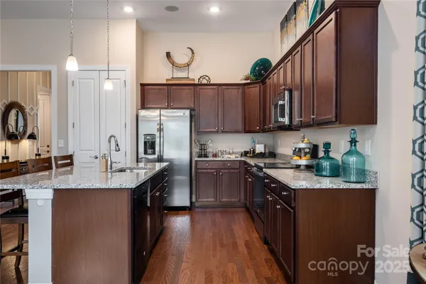 Property Slideshow image 2 of 19 | 8921 silver springs ct, Charlotte, NC, 28215