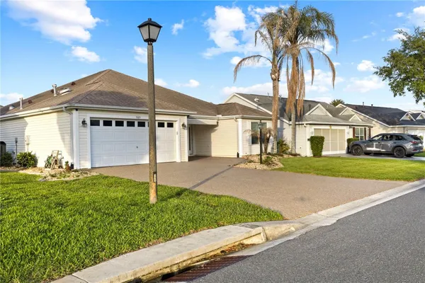 Property Slideshow image 2 of 45 | 589 sherwood st, The Villages, FL, 32162