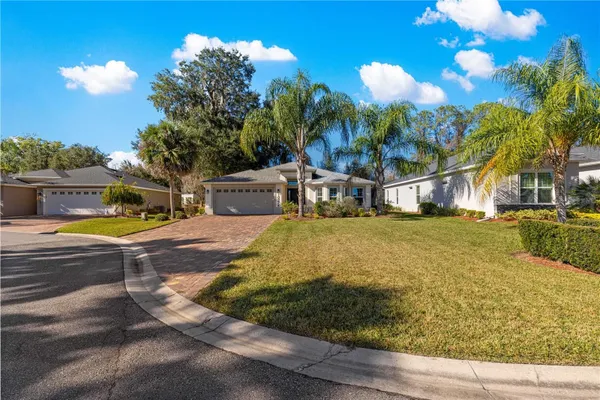 Property Slideshow image 2 of 44 | 10274 julia isles ave, Oxford, FL, 34484