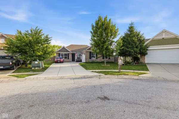 Property Slideshow image 2 of 40 | 8717 fielding ln, Indianapolis, IN, 46239
