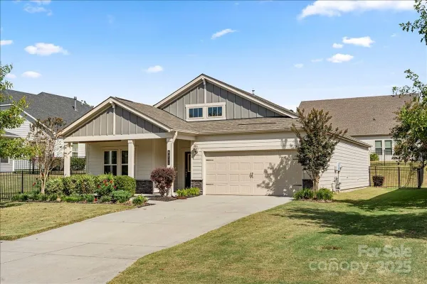 Property Slideshow image 2 of 31 | 9211 grisons ct, Charlotte, NC, 28278