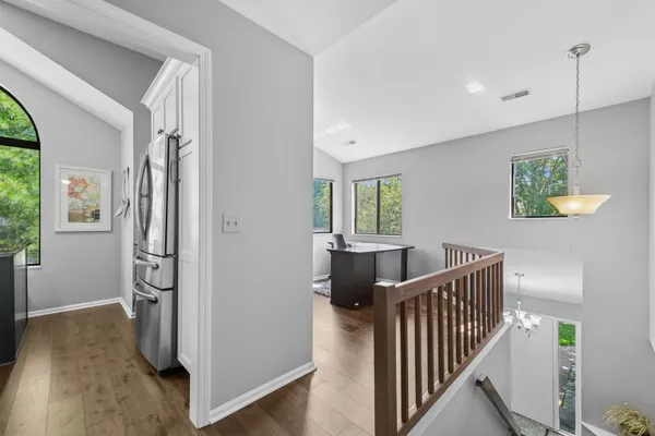 Property Slideshow image 3 of 23 | 752 shoreline rd 1077, Lake Barrington, IL, 60010