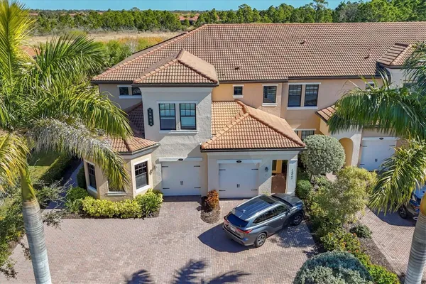 Property Slideshow image 3 of 69 | 10063 crooked creek dr 101, Venice, FL, 34293