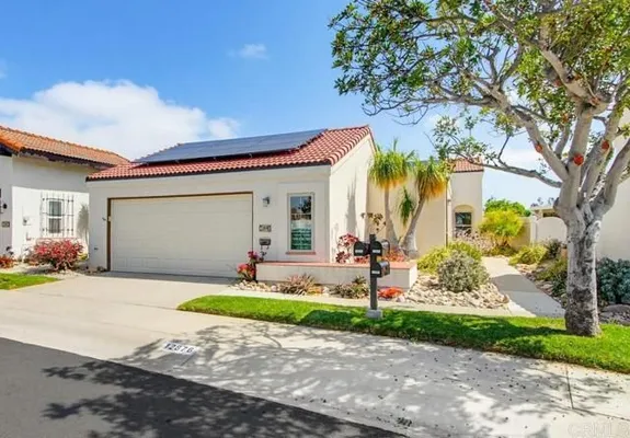 Property Slideshow image 2 of 44 | 12876 circulo dardo, San Diego, CA, 92128