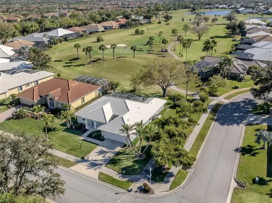 Property Slideshow image 3 of 91 | 534 westmount ln, Venice, FL, 34293