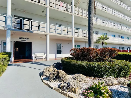 Property Slideshow image 3 of 39 | 5501 80th st n unit 206, Saint Petersburg, FL, 33709