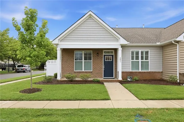 Property Slideshow image 2 of 45 | 201 cathedral st, Smithfield, VA, 23430