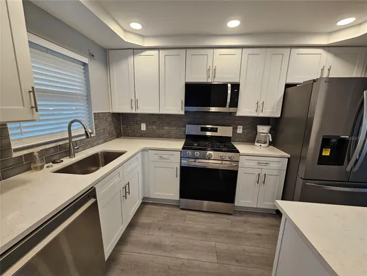 Property Slideshow image 3 of 30 | 6020 shore blvd 107, Gulfport, FL, 33707