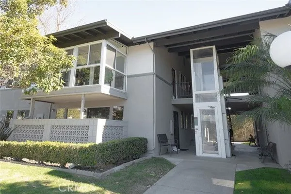 Property Slideshow image 2 of 54 | 1980 mckinney way apt 13r, Seal Beach, CA, 90740