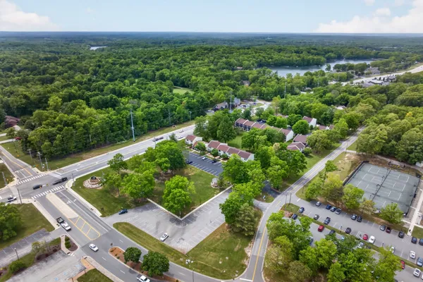 Property Slideshow image 2 of 34 | 1 wilshire heights dr 1, Crossville, TN, 38558