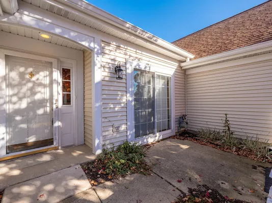 Property Slideshow image 2 of 16 | 21458 w douglas ln, Plainfield, IL, 60544